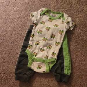 Gerber Frog Pattern Green and Cream Bodysuit